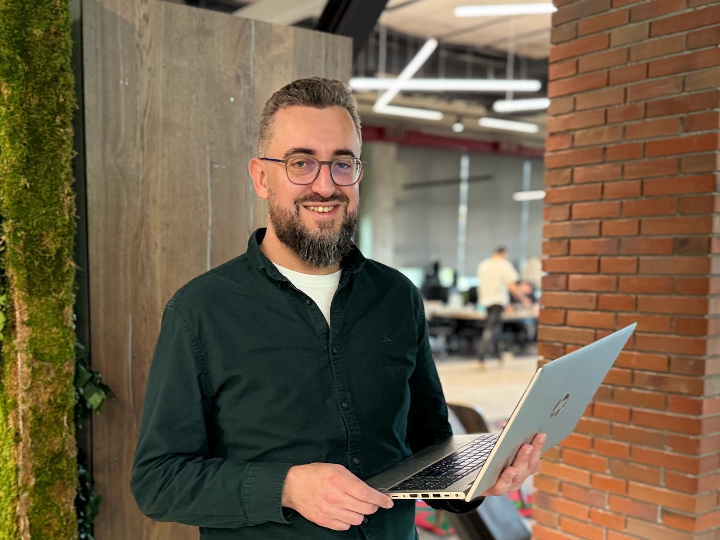 Тихомир Иванов