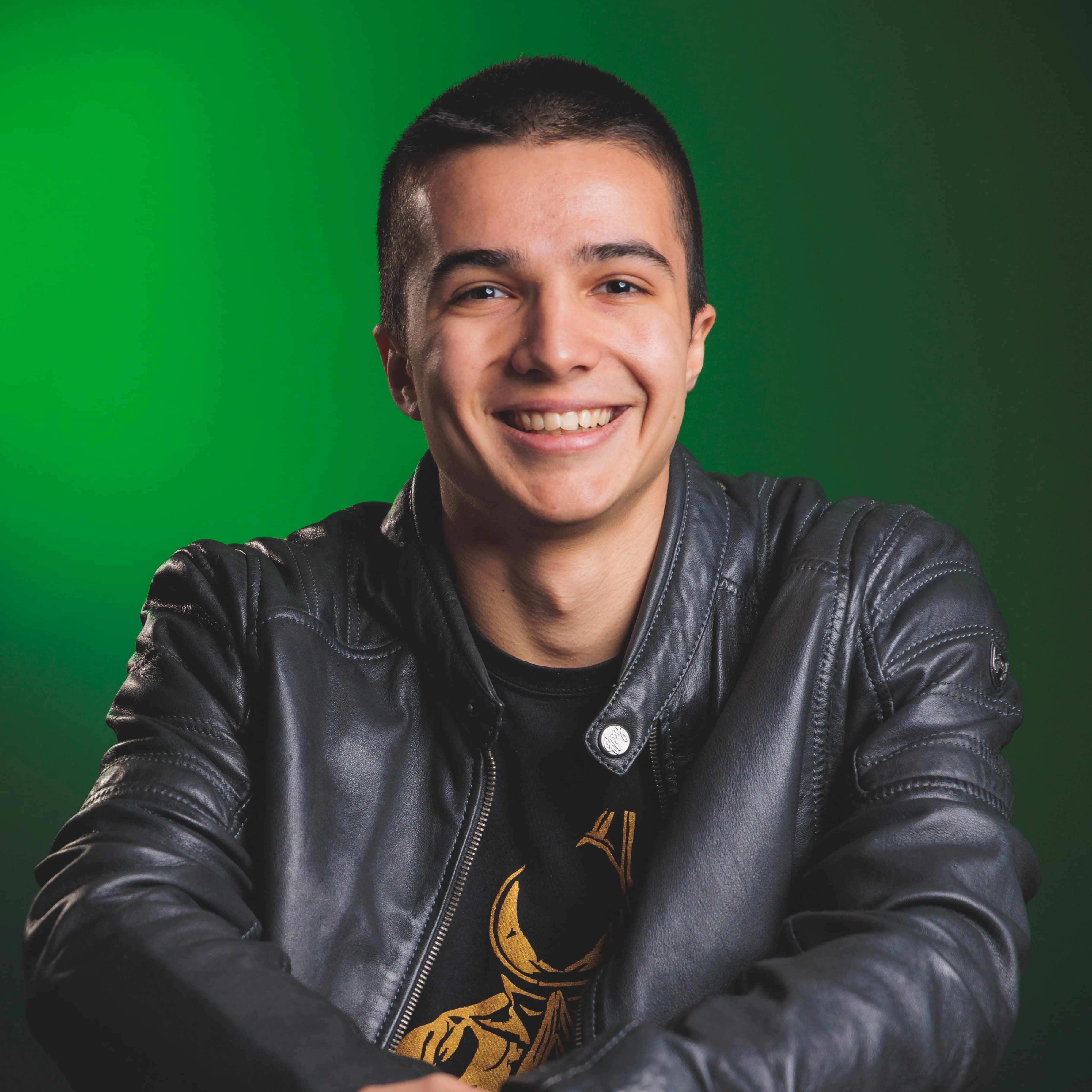 Боян Райков